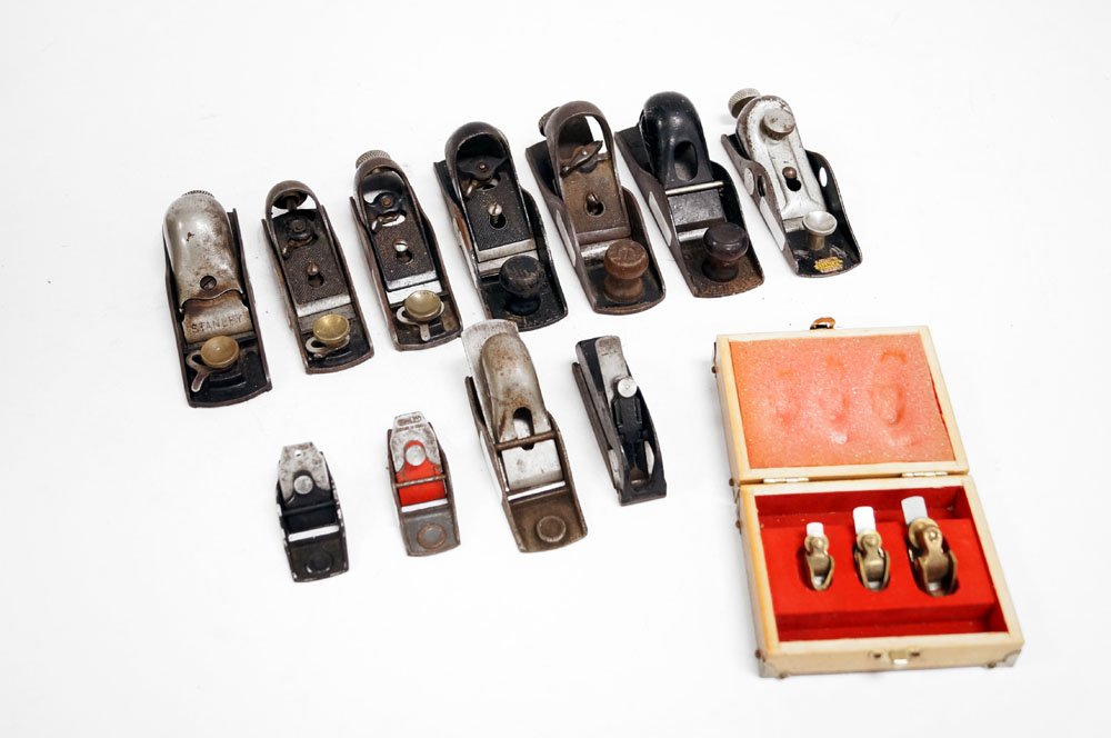 LOT (12) ASSORTED IRON BLACK AND VIOLIN MAKER'S PLANES (1 of 1)