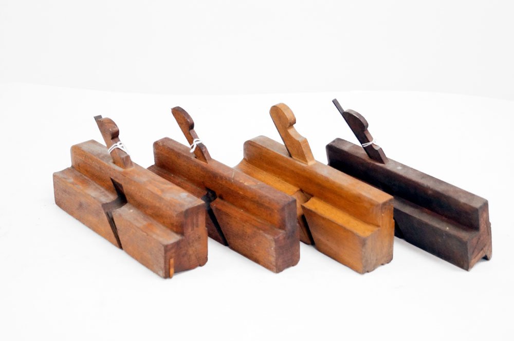 LOT (4) ASSORTED VINTAGE WOODEN COMPOUND MOLDING PLANES (1 of 2)