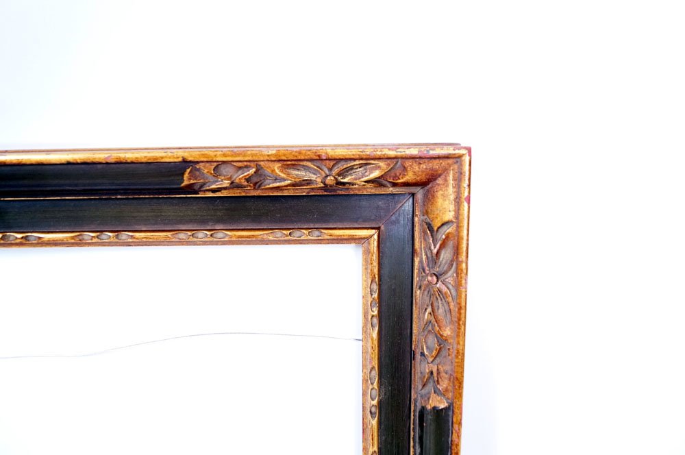 CARVED PARTIAL GILT AND PAINTED FRAME. INSIDE 19 5/8 X (1 of 2)