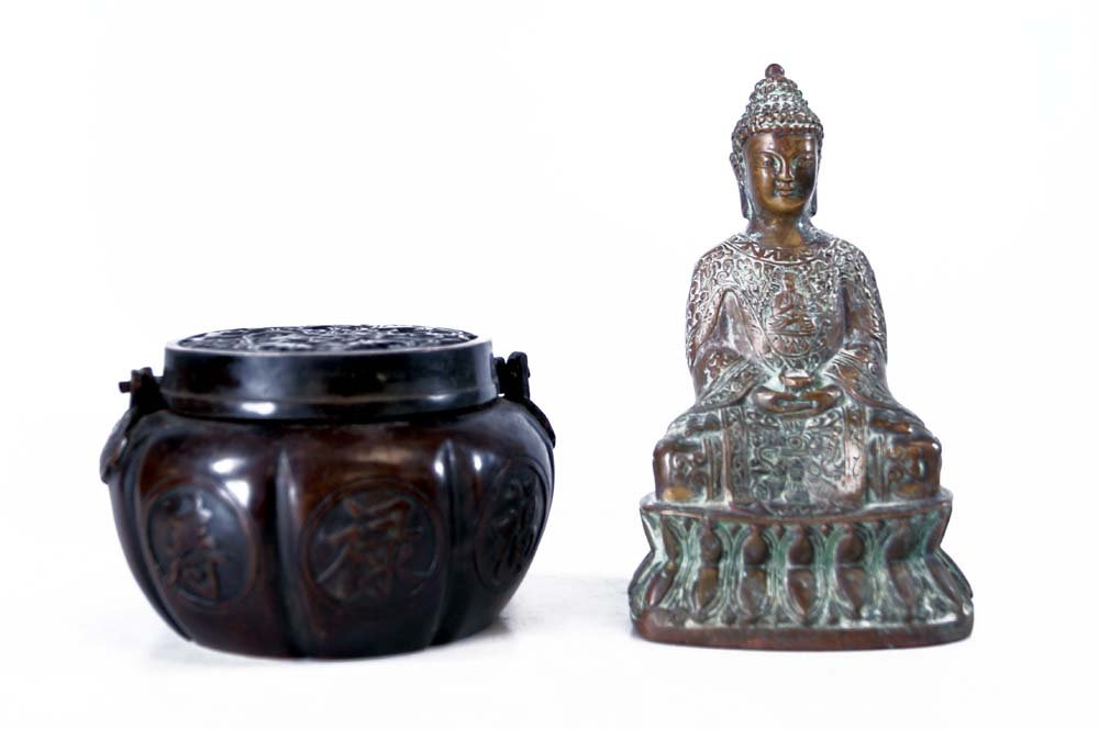 LOT (2) INCLUDING SINO-TIBETAN BRONZE SEATED BUDDHA AND (1 of 3)