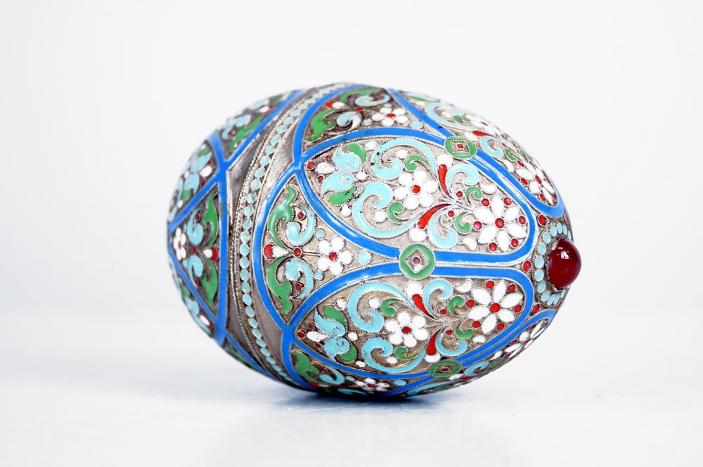 RUSSIAN SILVER ENAMEL CLOISONNE EGG WITH CABOCHON SARD. (1 of 4)
