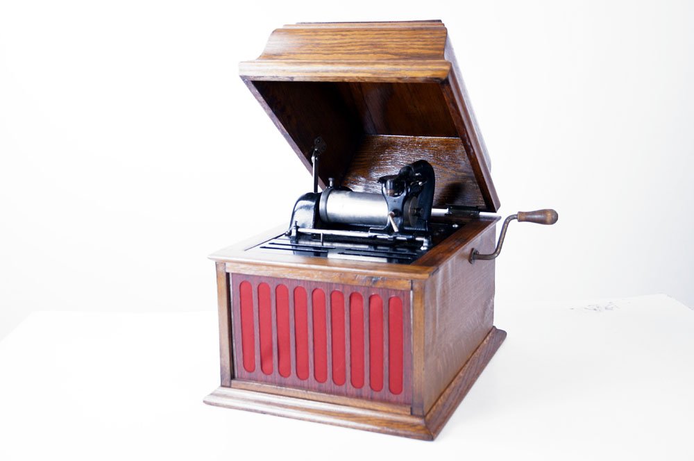 EDISON OAK CASED CYLINDER PHONOGRAPH. HEIGHT 13"; 12 (1 of 3)