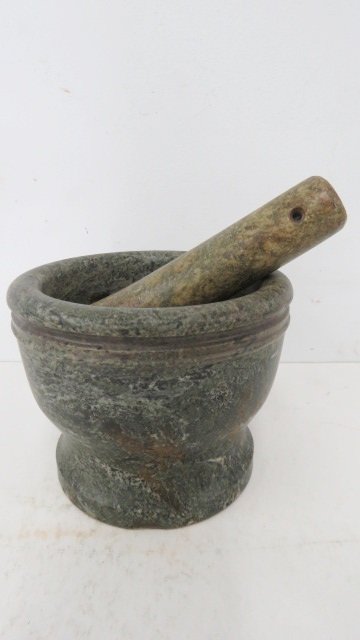 CARVED STONE MORTAR AND PESTLE: CARVED STONE MORTAR AND PESTLE
