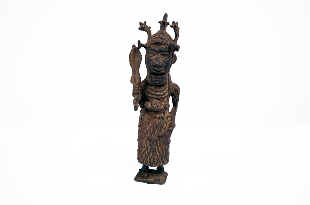 BENIN, NIGERIA BRONZE FIGURE OF A WARRIOR. HEIGHT 14 (1 of 3)