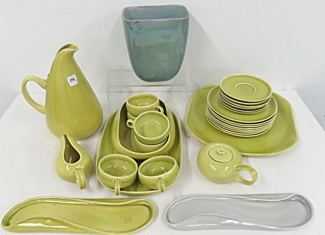 LARGE BOX LOT RUSSELL WRIGHT/STEUBENVILLE POTTERY (1 of 6)
