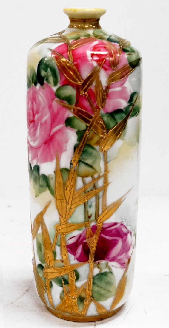 HAND PAINTED NIPPON VASE, SIGNED. HEIGHT 9": HAND PAINTED NIPPON VASE, SIGNED. HEIGHT 9"