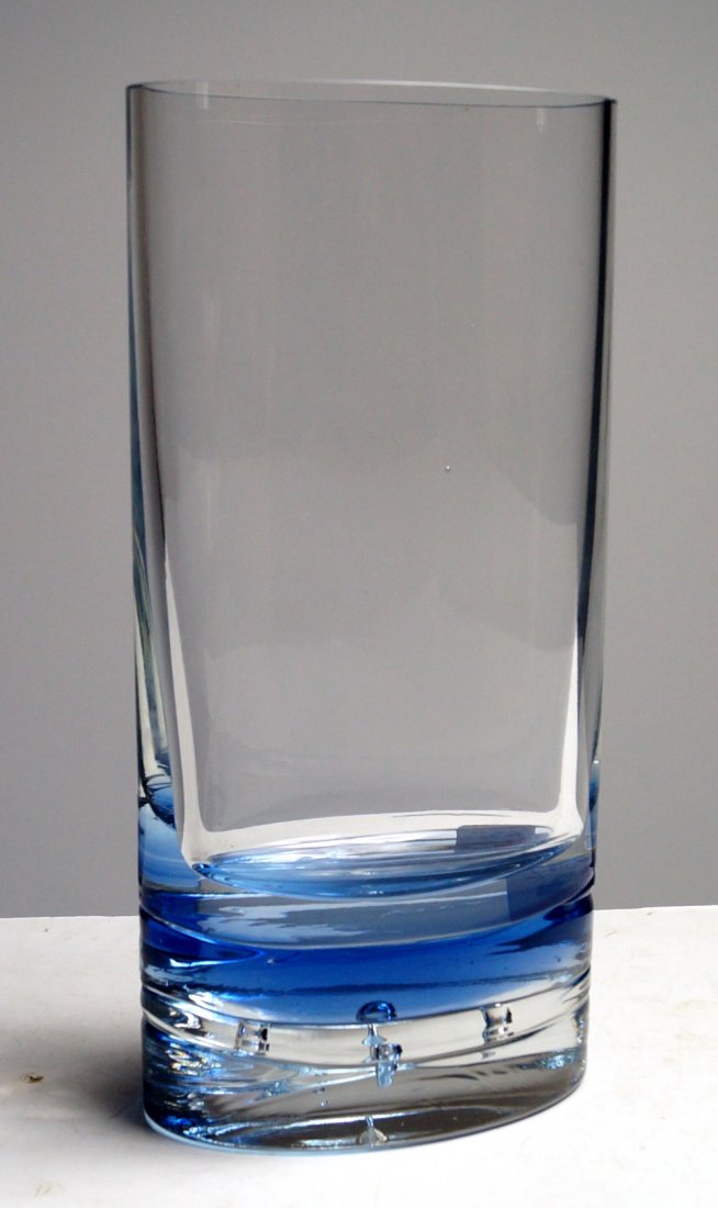 VINTAGE TIMO SARPANEVA BLUE GLASS VASE, SIGNED. HEIGHT: VINTAGE TIMO SARPANEVA BLUE GLASS VASE, SIGNED. HEIGHT 9 5/8"