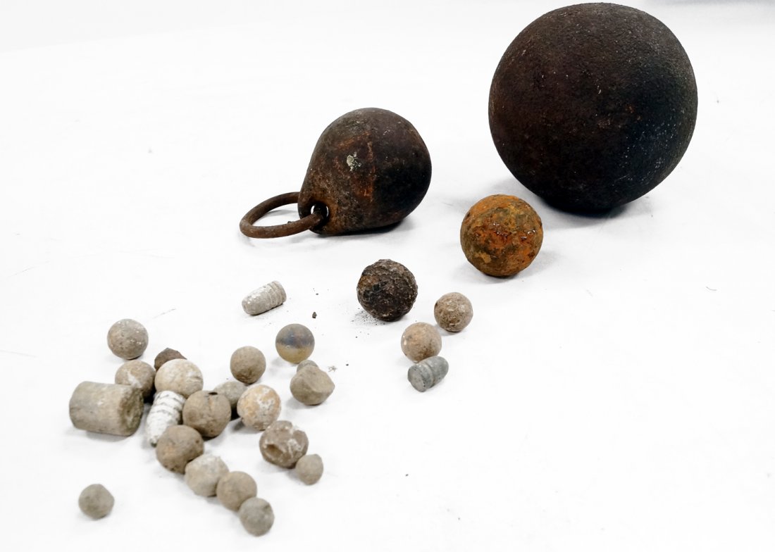 LOT INCLUDING AMERICAN CIVIL WAR MUSKET BALLS AND: LOT INCLUDING AMERICAN CIVIL WAR MUSKET BALLS AND BULLETS; CANNONBALL AND WEIGHT