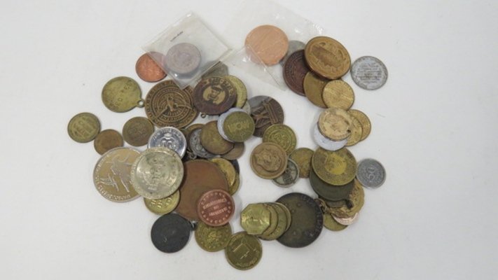 LOT ASSORTED MEDALS, TOKENS, MEDALLIONS, ETC (1 of 4)