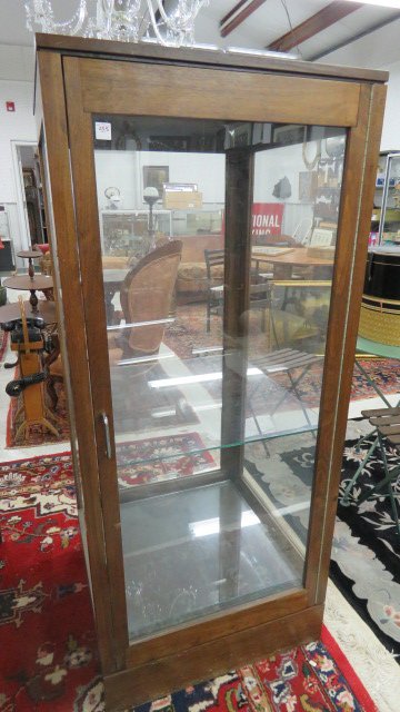 WALNUT DISPLAY CASE/VITRINE WITH PLATE GLASS SHELVES. (1 of 1)