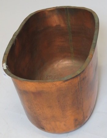 ANTIQUE COPPER TUB. HEIGHT 17 3/4"; WIDTH 25 1/4" (1 of 1)