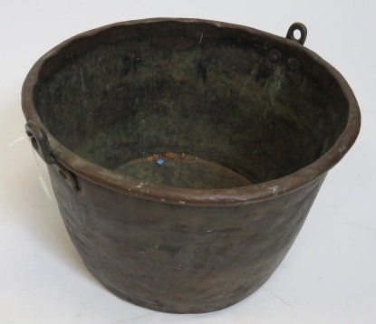 ANTIQUE HAMMERED COPPER CAULDRON WITH CAST IRON (1 of 2)