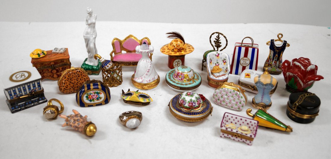 LOT (26) LIMOGES DECORATED PORCELAIN BOXES INCLUDING (1 of 1)