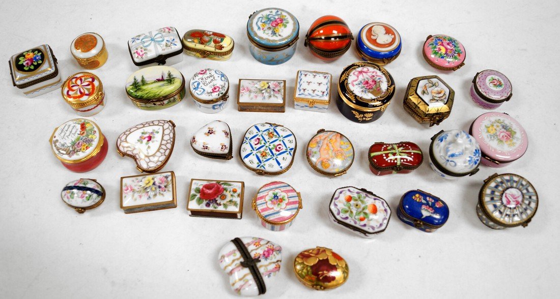 LOT (33) LIMOGES DECORATED PORCELAIN MINIATURE PILL (1 of 1)