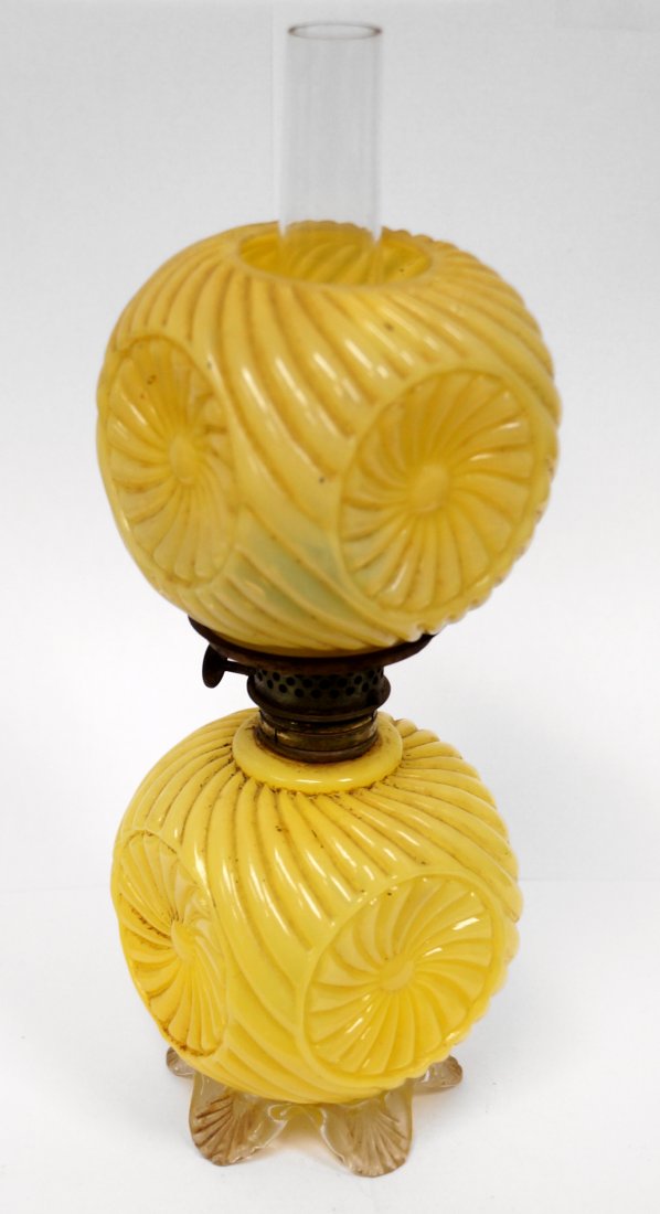 VICTORIAN MINIATURE RIBBED SWIRL MEDALLION LEMON YELLOW (1 of 1)