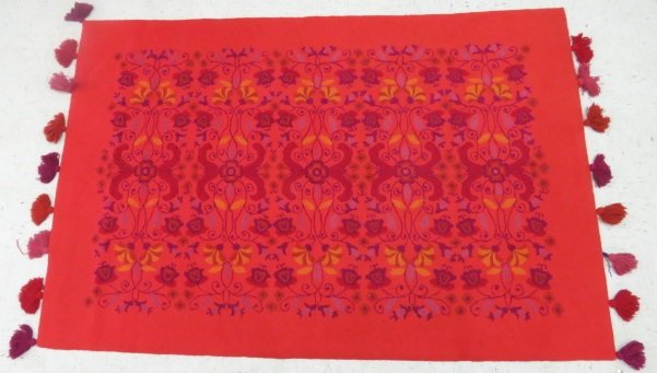 VINTAGE CABIN CRAFTS AREA RUG, C.1960. 6 X 9' (1 of 3)