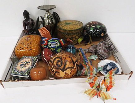 BOX LOT ASSORTED DECORATIVE BOXES AND ACCESSORIES (1 of 6)