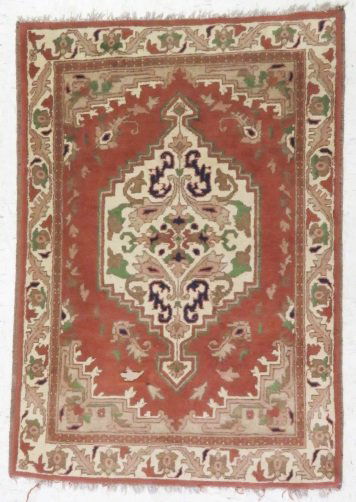 SEMI-ANTIQUE CENTRAL PERSIAN DESIGN RUG. 3'2" X 4'5" (1 of 4)