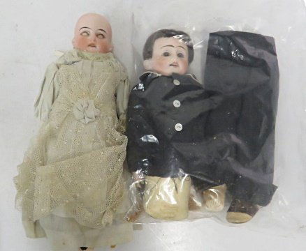 LOT (2) ANTIQUE BISQUE PORCELAIN SHOULDER PLATE DOLLS (1 of 2)