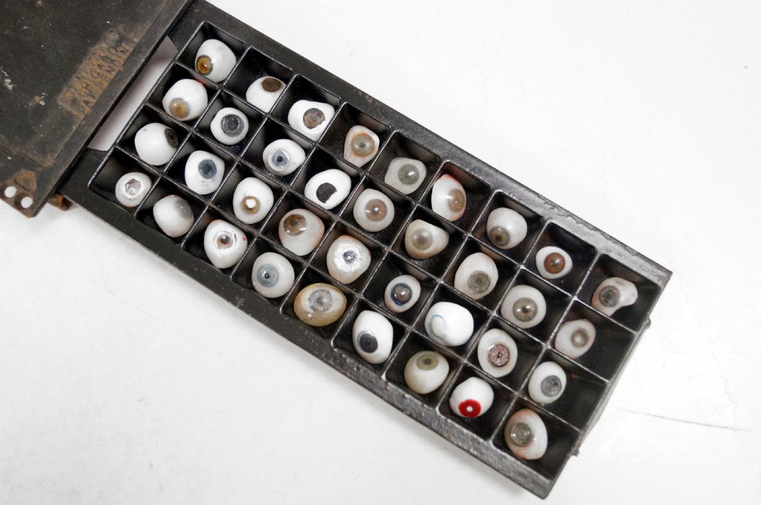 COLLECTION (36) OPTOMETRIST'S PROSTHETIC GLASS EYE (1 of 4)