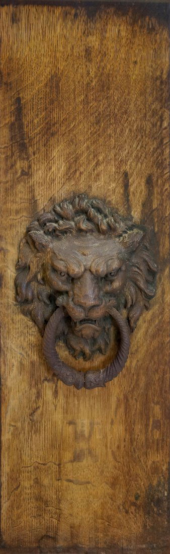 ANTIQUE CARVED OAK PANEL WITH LION HEAD AND WROUGHT (1 of 2)
