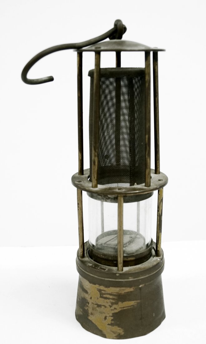 VINTAGE BRASS MINER'S LANTERN. HEIGHT 14 1/2" (1 of 2)