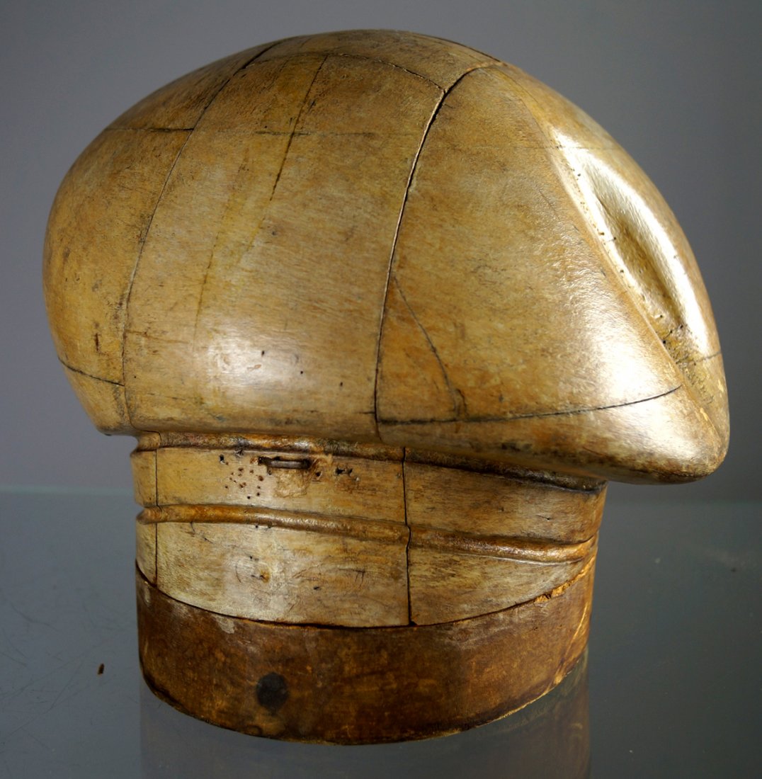 VINTAGE FRENCH BERET HAT BLOCK. HEIGHT 8 1/2" (1 of 2)