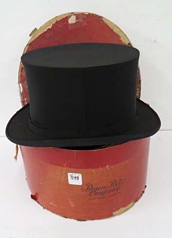 VINTAGE DOBBS SILK COLLAPSIBLE TOP HAT WITH BOX (1 of 2)
