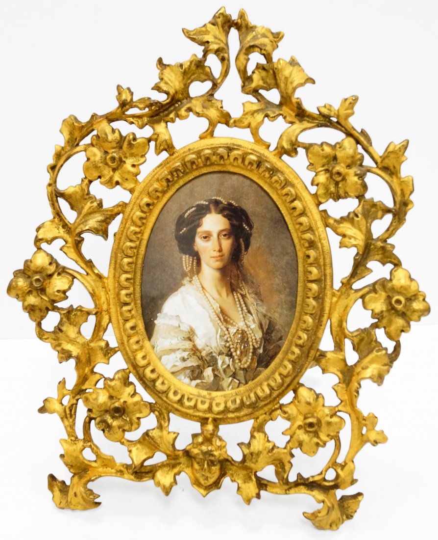 VICTORIAN GILT BRONZE STANDING FRAME, 19TH CENTURY. (1 of 1)