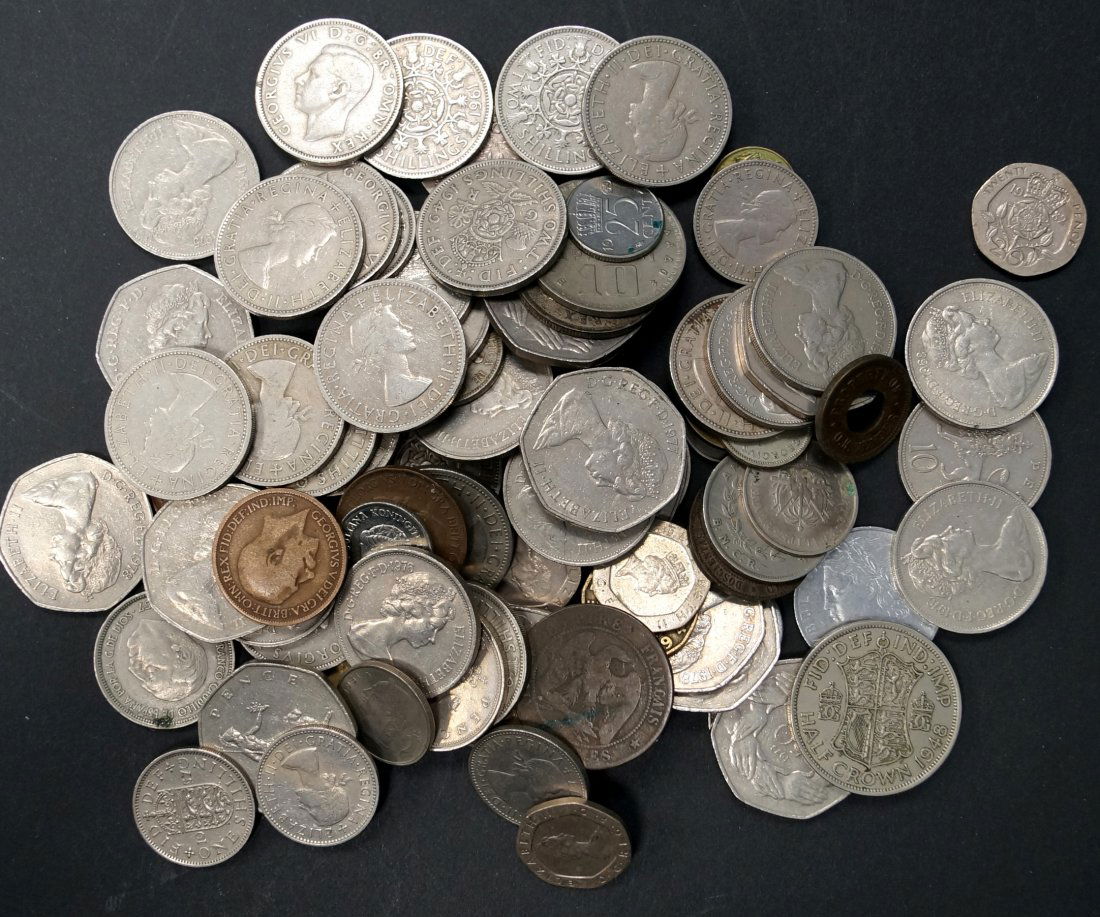 LOT ASSORTED FOREIGN COINS. 8.15 LBS (1 of 2)