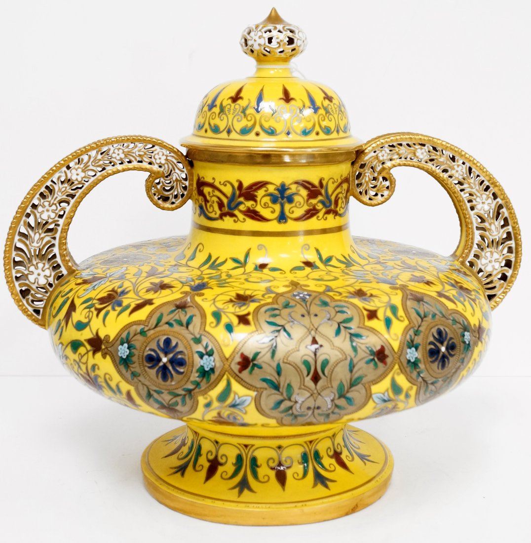 ROYAL CROWN DERBY GILT DECORATED PORCELAIN SQUAT (1 of 3)