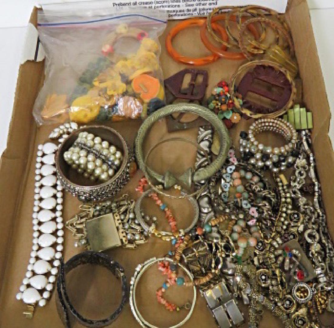 LOT ASSORTED COSTUME JEWELRY BRACELETS, ETC. INCLUDING (1 of 3)