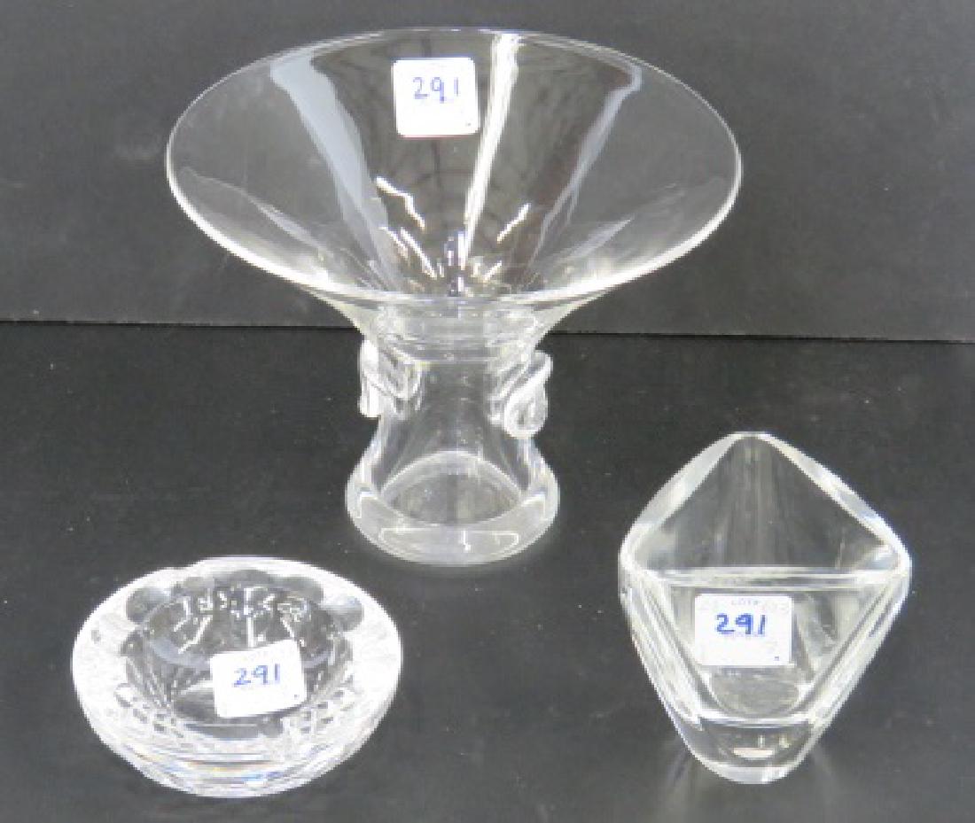 LOT (3) ART GLASS INCLUDING STEUBEN FOOTED BOWL WITH (1 of 3)