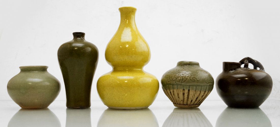 LOT (5) ASSORTED CHINESE MONOCHROME POTTERY JARS AND (1 of 1)