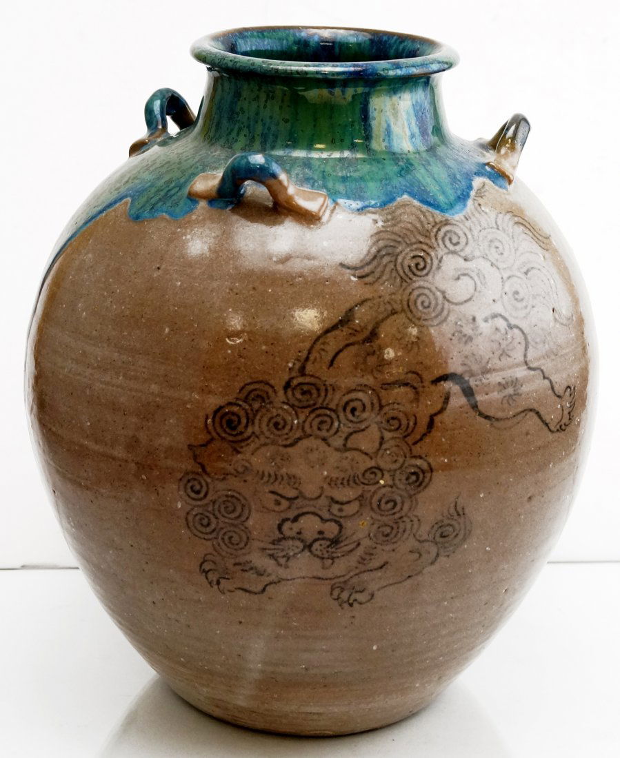 CHINESE POTTERY 3-HANDLED VASE WITH SHI SHI DECORATION. (1 of 4)