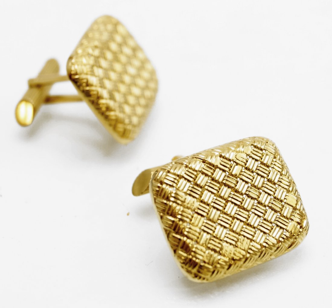 PAIR 18K YELLOW GOLD GENTLEMAN'S CUFFLINKS. 1 3/4 X 1 (1 of 2)