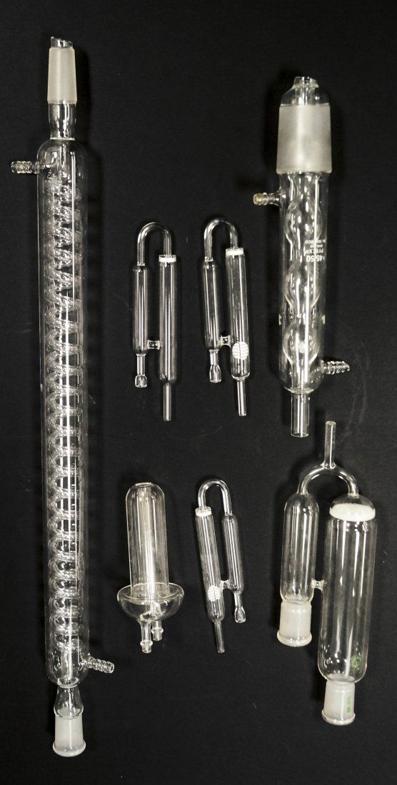 LOT ASSORTED LABORATORY GLASSWARE (1 of 1)