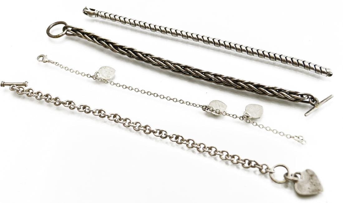 LOT (4) 925 STERLING CHAIN BRACELETS INCLUDING TIFFANY: LOT (4) 925 STERLING CHAIN BRACELETS INCLUDING TIFFANY & CO. TWT 2.47 OZT