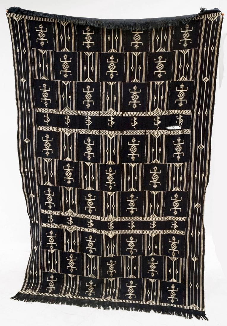 AKAN, GHANA, KENTE CLOTH. 4'7" X 7'4" (IMPERFECTIONS): AKAN, GHANA, KENTE CLOTH. 4'7" X 7'4" (IMPERFECTIONS)