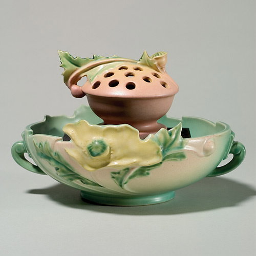 Roseville: Thornapple flower frog & Poppy bowl