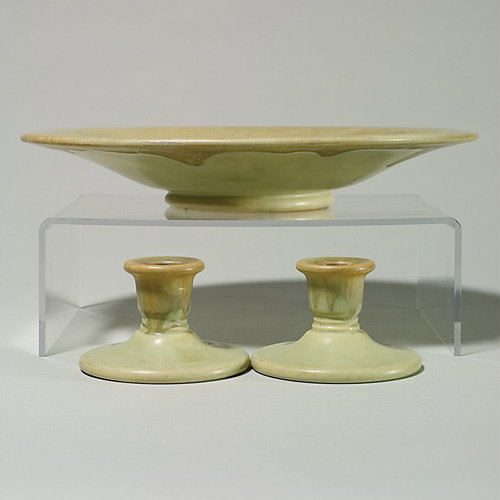 Roseville Carnelian I console set, green