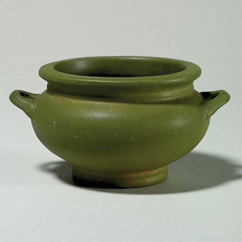 Roseville Matte Green 2 handled bowl, 3 1/2 inches