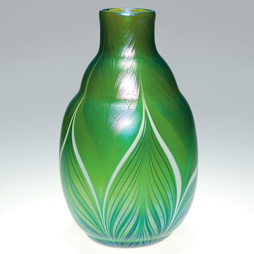 Orient & Flume vase, double hook, 8 1/4", Ô79: Early gourd form Orient & Flume vase in green, double combed with silvery feathers from the rim and white tipped feathers pulled from the base. Height 8 1/4 inches. Paper sticker. Etched with the full