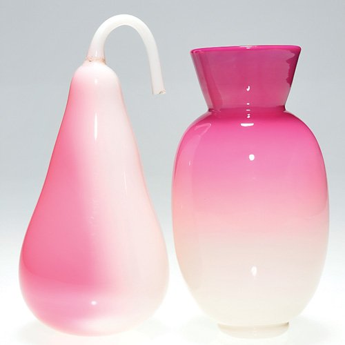 2 New England Peachblow: 5" vase & 6" pear: Two New England Peachblow items: 1)1893 Worlds Fair souvenir pear with a nice arched stem. Height 6 3/8 inches. 2)Simplistic form vase. Height 5 1/2 inches. Both are in very good condition.