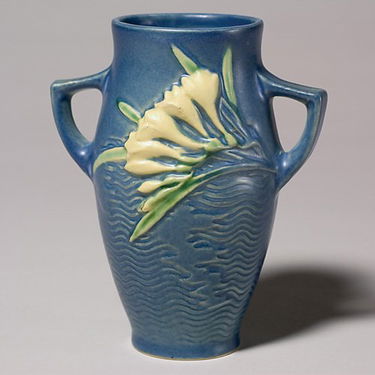 5 Roseville Freesia Vase Blue 117 6 Nicks Jun 04 2004