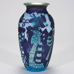 676: Lundberg Geisha Girls cameo vase, 10 1/4