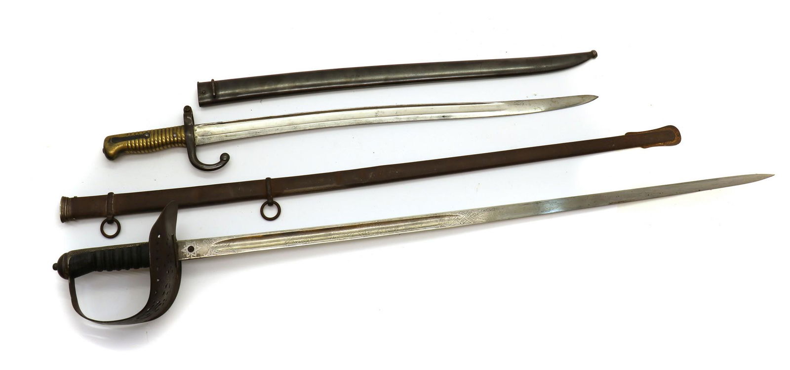 A George V 1897 pattern Infantry Officer’s sword (1 of 2)