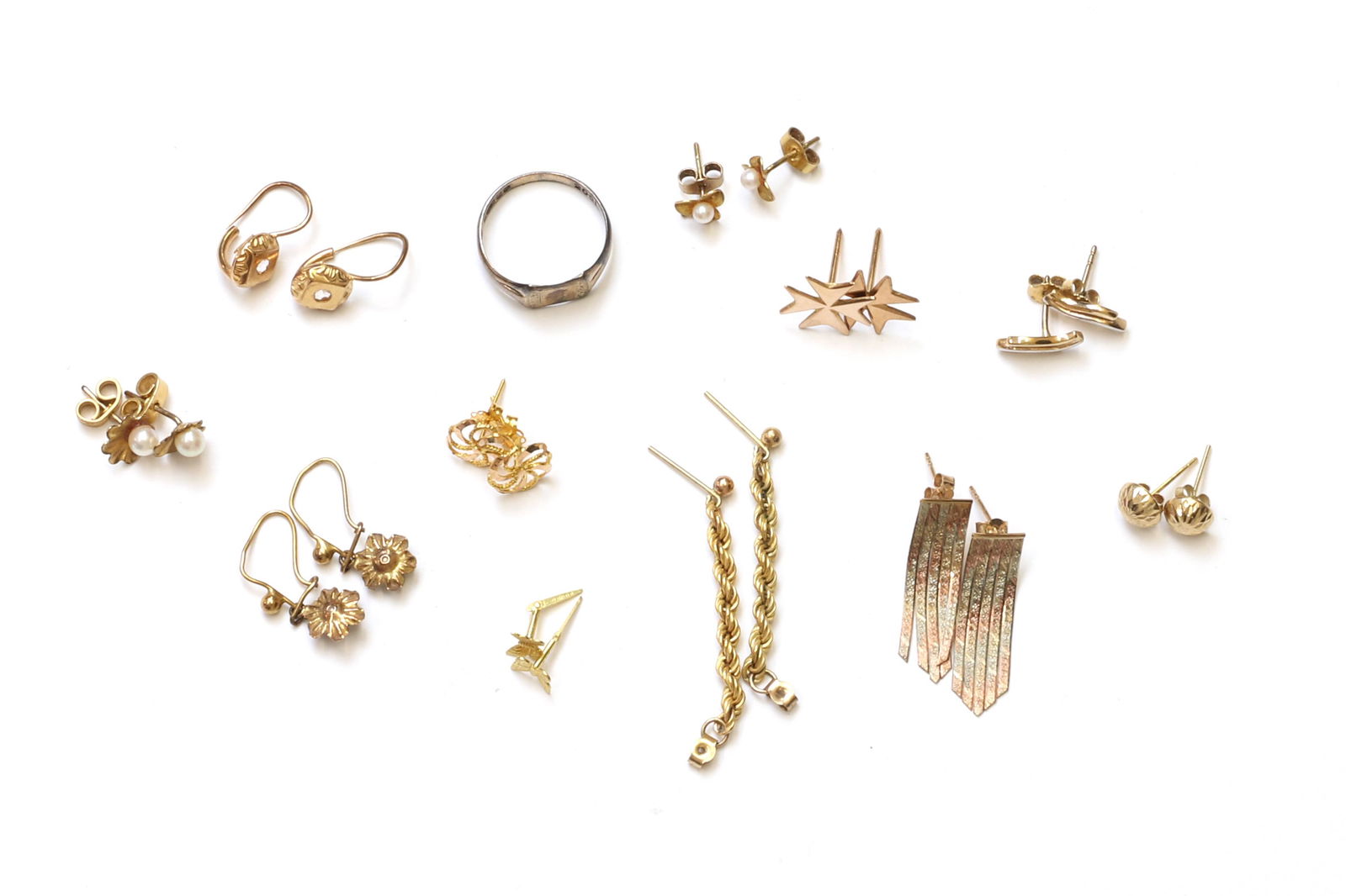 A collection of gold jewellery, (1 of 2)