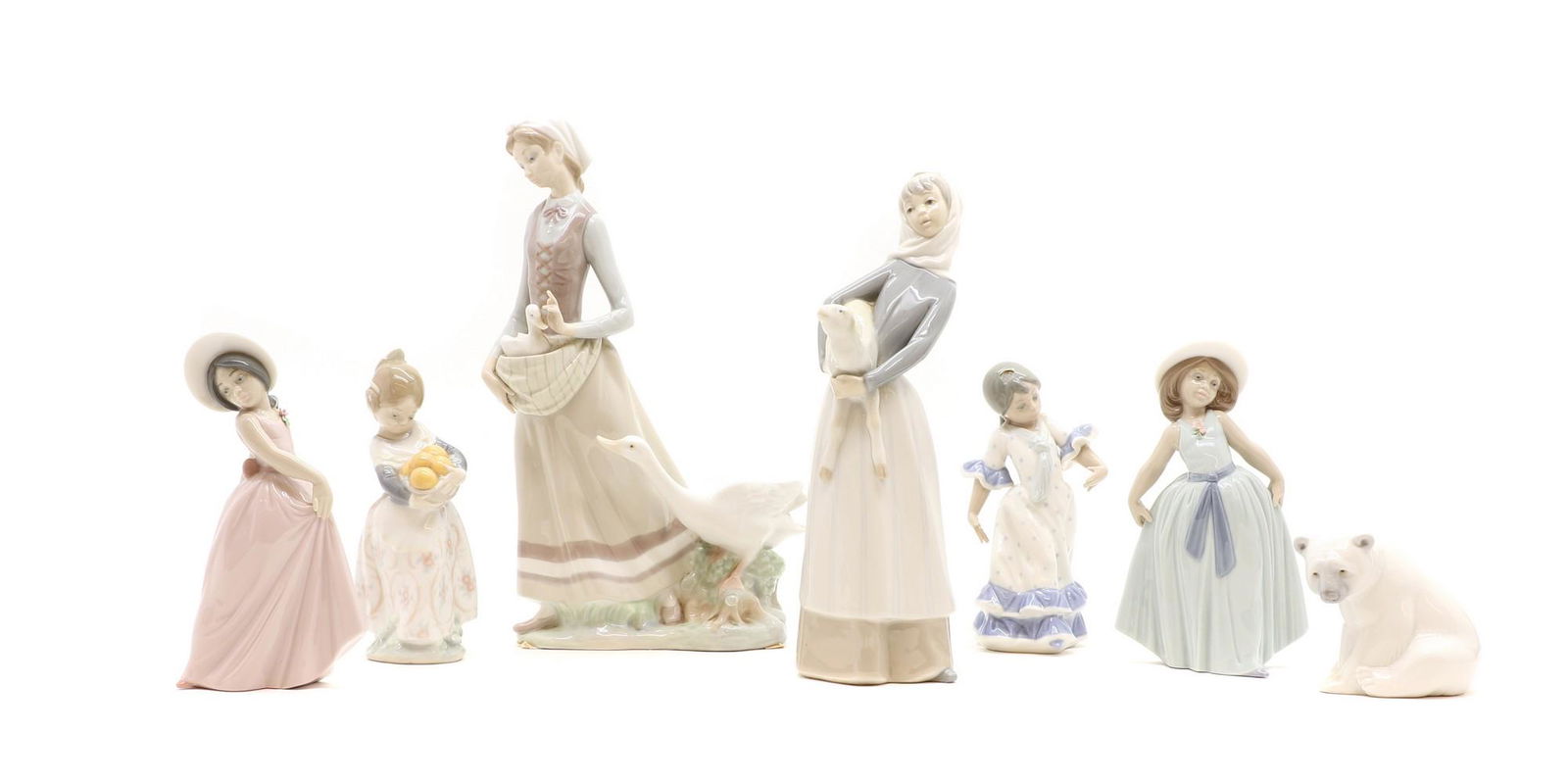 A collection of Lladro porcelain figures (1 of 5)