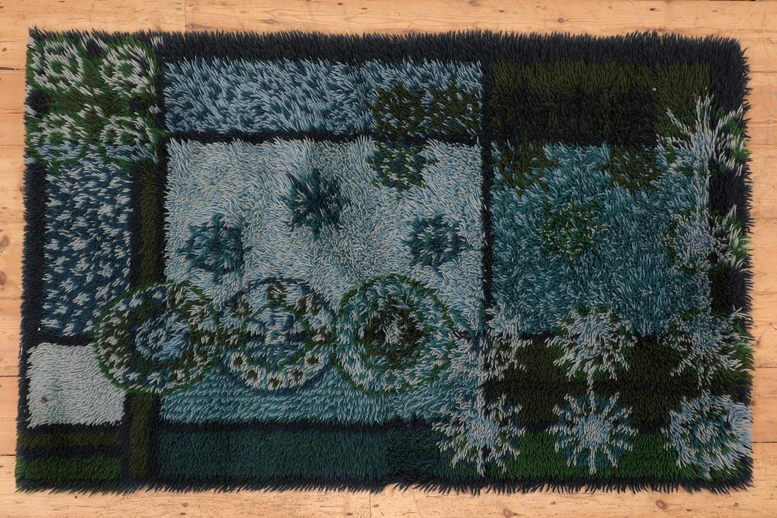 A Danish Ege Rya abstract rug,: A Danish Ege Rya abstract rug, A Danish Ege Rya abstract rug, 1969, 'Snefnug Bla' or 'Blue Snowflake', labelled, 158 x 90cm Condition Report: Good overall - two small areas of dirt on the strands. Fur